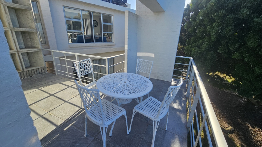 3 Bedroom Property for Sale in Wavecrest Eastern Cape